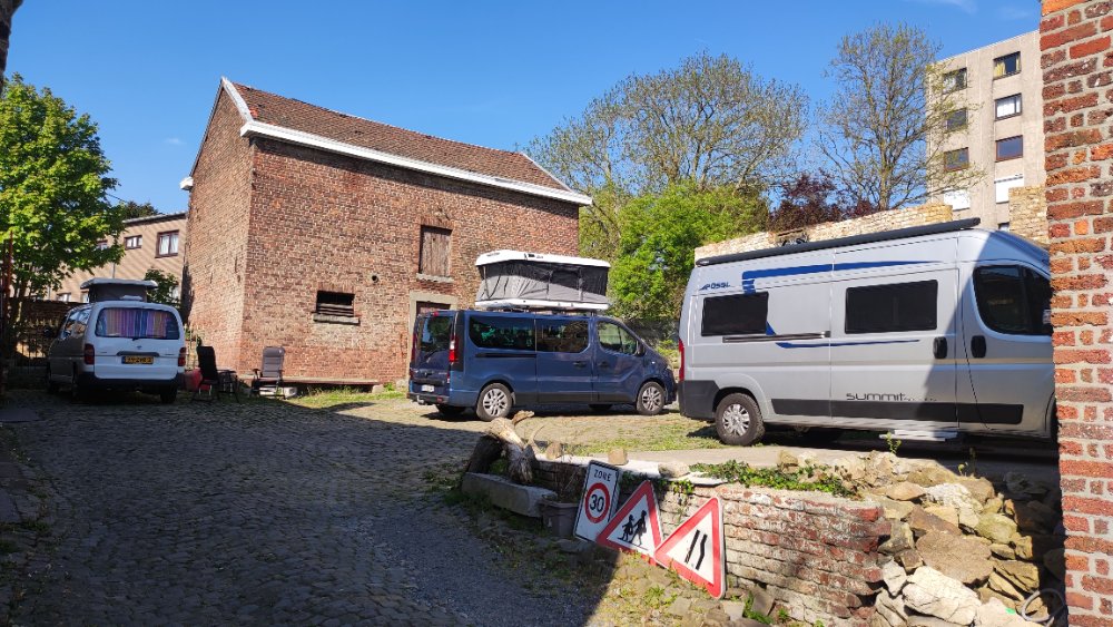 Aire camping-car  Lige (4000) - Photo 4